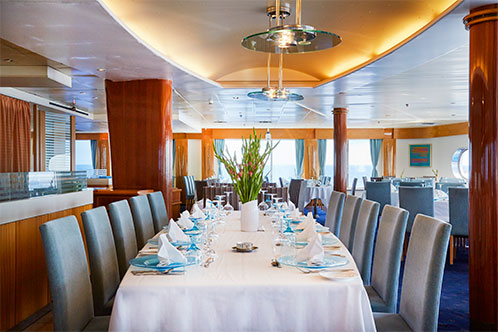 Restaurante a bordo, Celestyal Cruises. SoloCruceros.com
