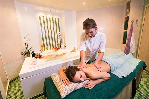 Centro de Spa, masaje y jacuzzi a bordo. SoloCruceros.com