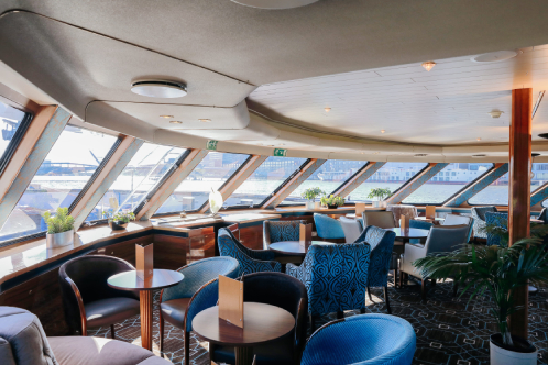 Servicio atento y profesional Crucemundo Cruises. SoloCruceros.co