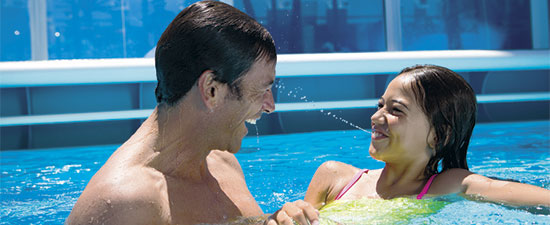 Con NCL 3º y 4º pasajero viajan gratis. SoloCruceros.co