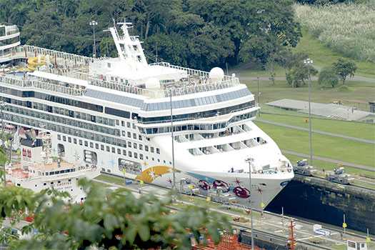 Crucero NCL en el Canal de Panamá. SoloCruceros.co