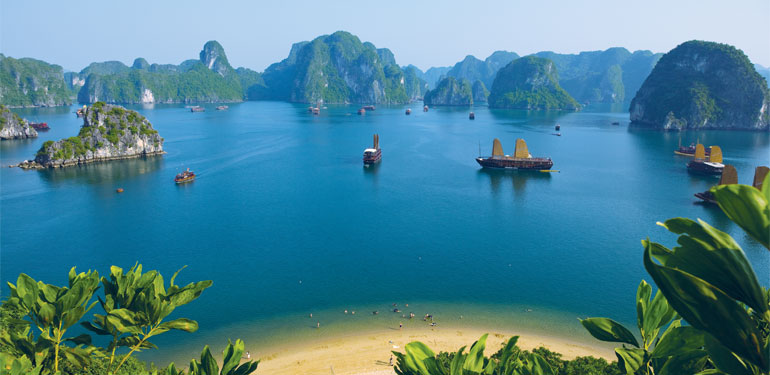 Bahía Halong, Vietnam, cruceros Oriente y Asia. SoloCruceros.com Bahía Halong, Vietnam, cruceros Oriente y Asia. SoloCruceros.com