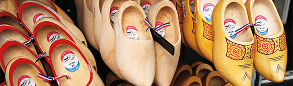 Zuecos, recuerdo típico de Ámsterdam. SoloCruceros.com