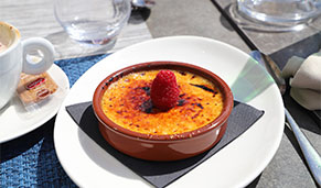 Crema catalana, postre típico en Barcelona. SoloCruceros.com